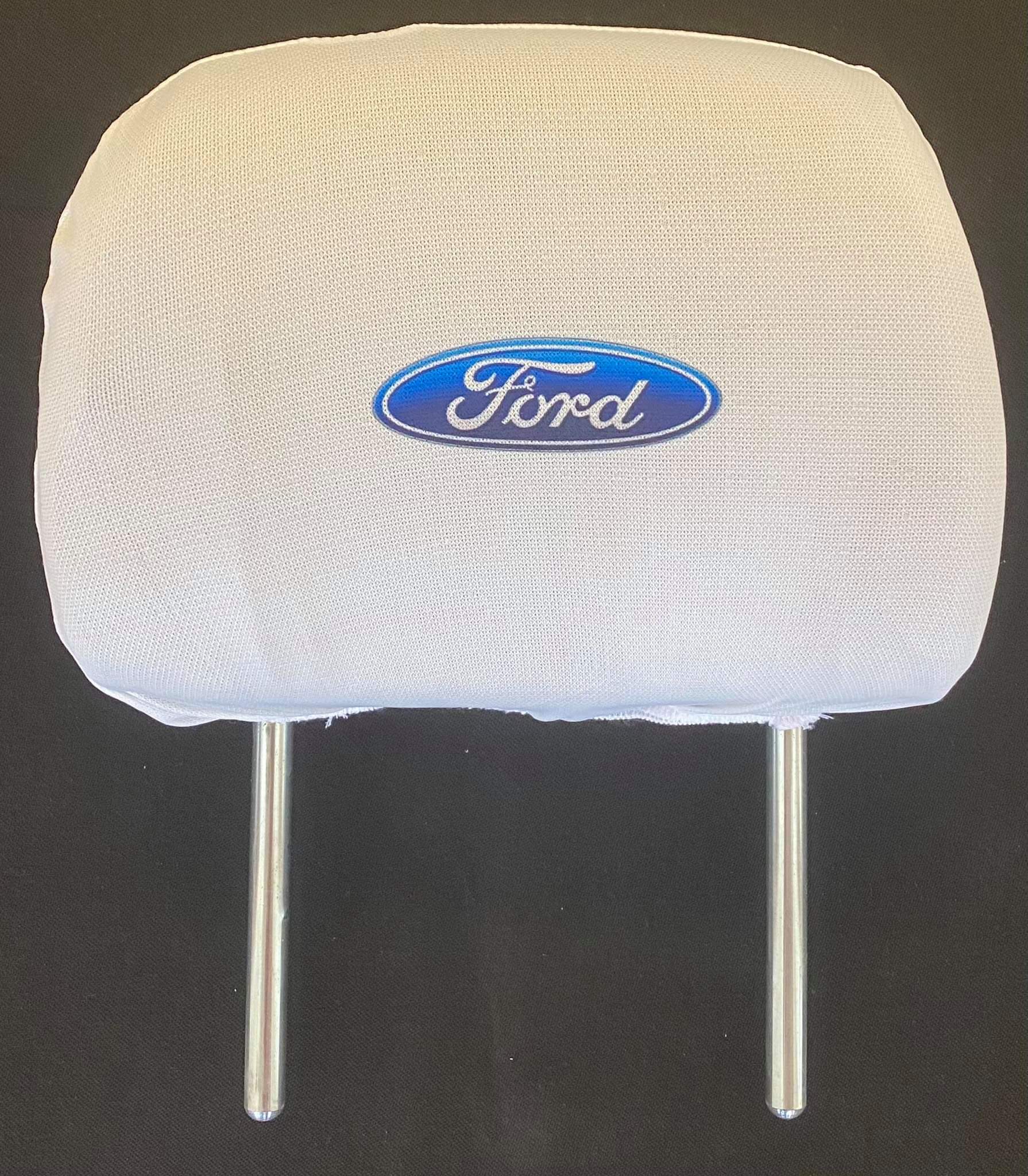 Biele návleky na opierky hlavy s logom Ford