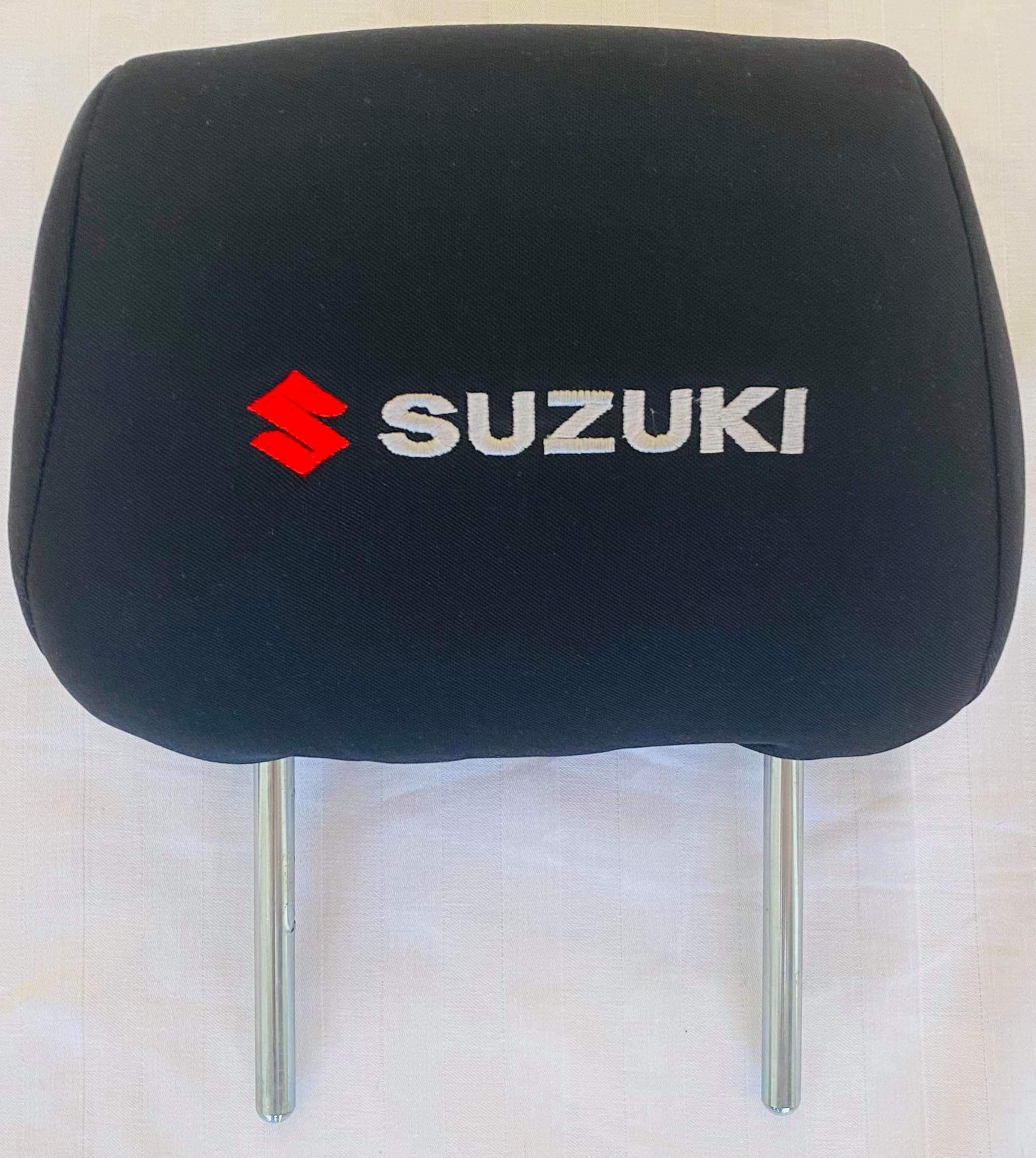 Čierne návleky na opierky hlavy s logom Suzuki