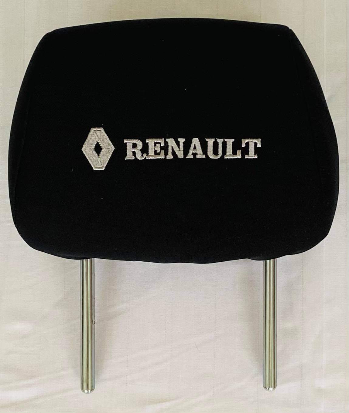 Čierne návleky na opierky hlavy s logom Renault